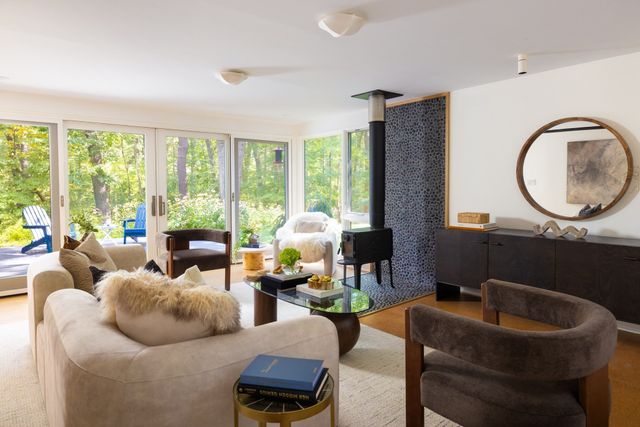 102 The Valley Rd, Concord, MA 01742