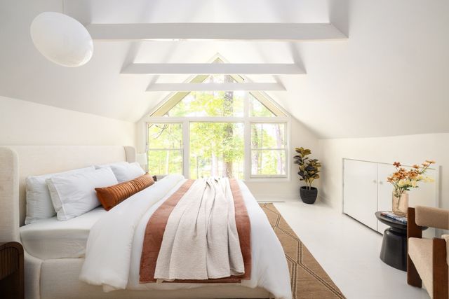 102 The Valley Rd, Concord, MA 01742