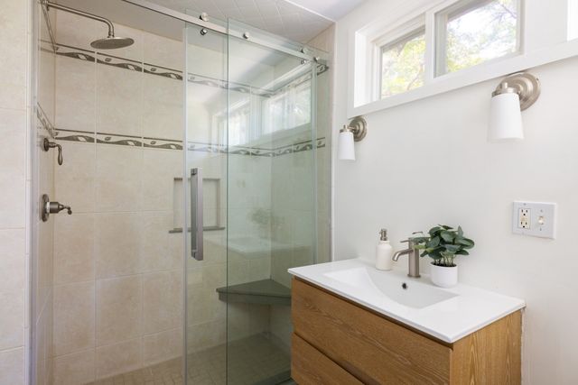 102 The Valley Rd, Concord, MA 01742