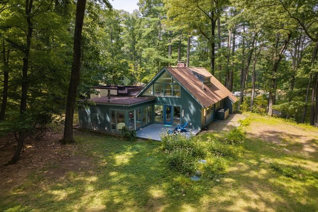 102 The Valley Rd, Concord, MA 01742