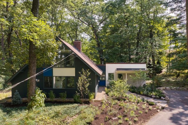 102 The Valley Rd, Concord, MA 01742