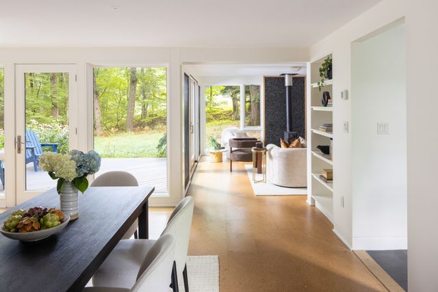 102 The Valley Rd, Concord, MA 01742