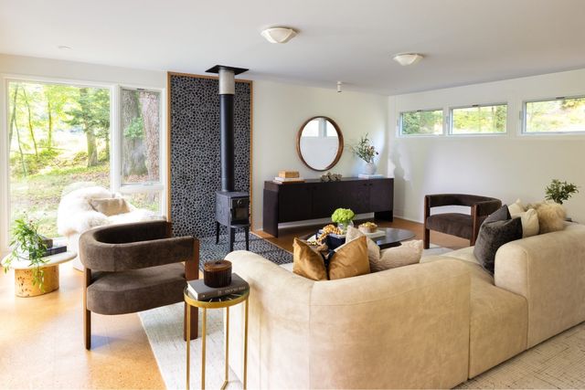 102 The Valley Rd, Concord, MA 01742