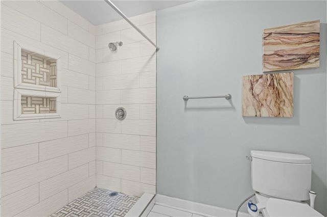 2161 Peachtree Road NE, Atlanta, GA 30309