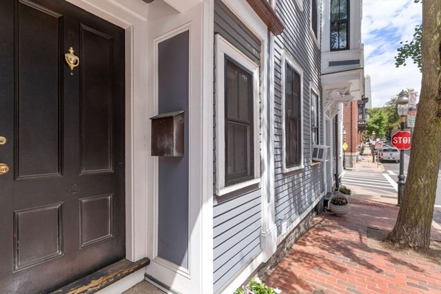 12 Monument Avenue 1, Boston, MA 02129