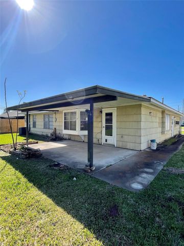 1510 W 11th Street, Freeport, TX 77541