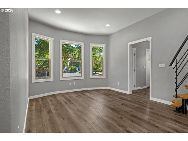 5725 Sw LOMBARD Ave, Beaverton, OR 97005