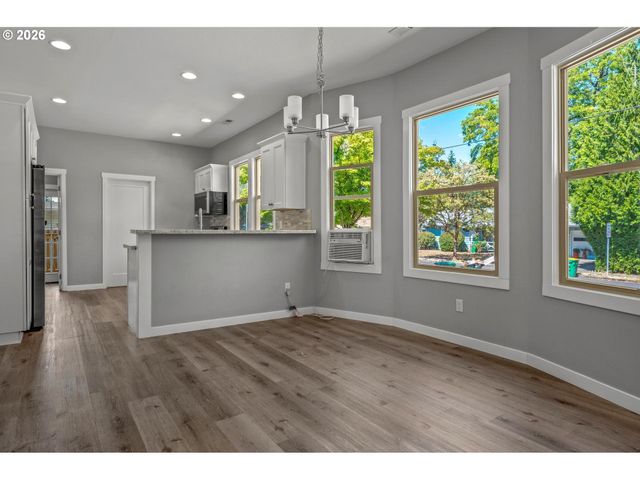5725 Sw LOMBARD Ave, Beaverton, OR 97005