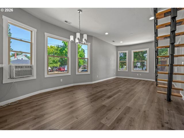 5725 Sw LOMBARD Ave, Beaverton, OR 97005
