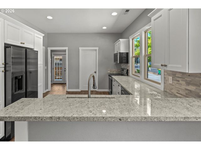 5725 Sw LOMBARD Ave, Beaverton, OR 97005