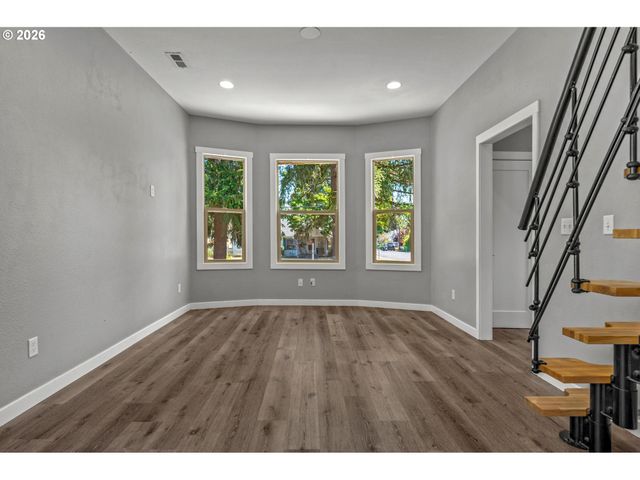 5725 Sw LOMBARD Ave, Beaverton, OR 97005