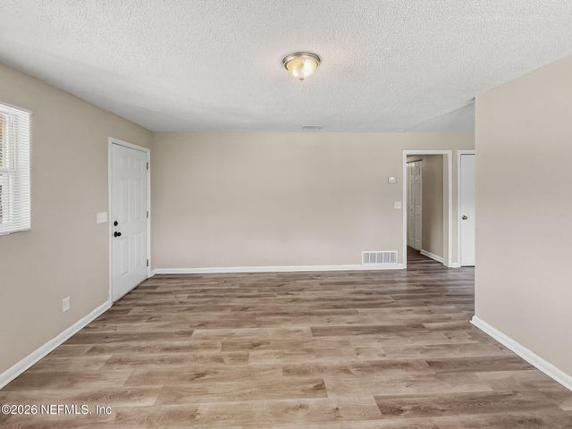 5233 DALLEN LEA Drive, Jacksonville, FL 32208