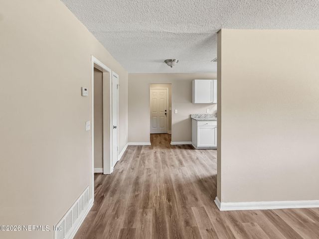 5233 DALLEN LEA Drive, Jacksonville, FL 32208