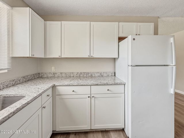 5233 DALLEN LEA Drive, Jacksonville, FL 32208