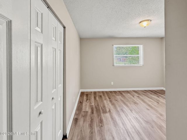 5233 DALLEN LEA Drive, Jacksonville, FL 32208