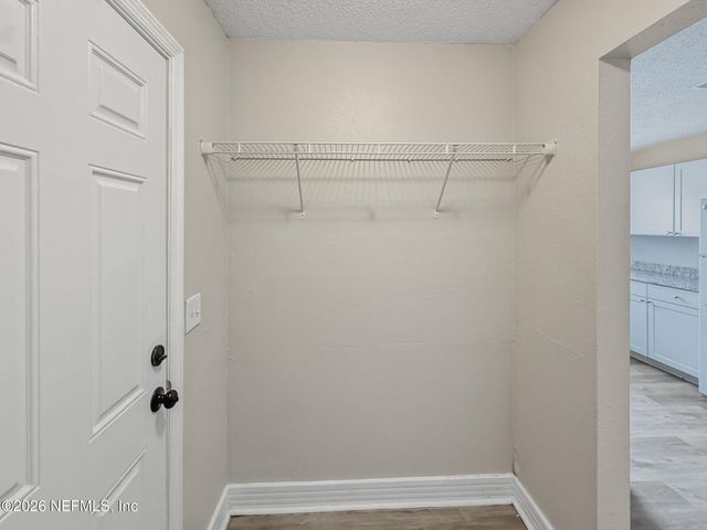 5233 DALLEN LEA Drive, Jacksonville, FL 32208