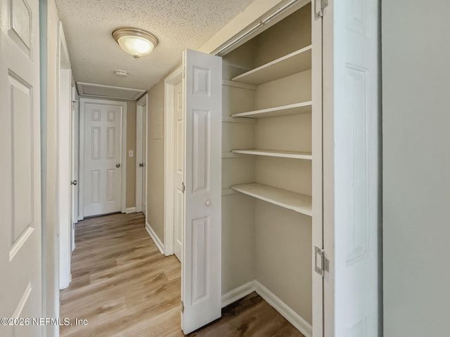5233 DALLEN LEA Drive, Jacksonville, FL 32208