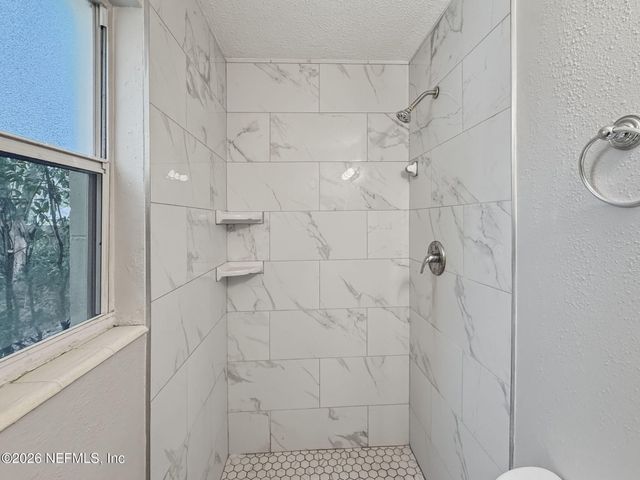 5233 DALLEN LEA Drive, Jacksonville, FL 32208