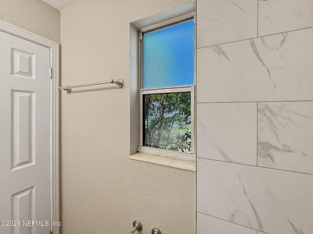 5233 DALLEN LEA Drive, Jacksonville, FL 32208