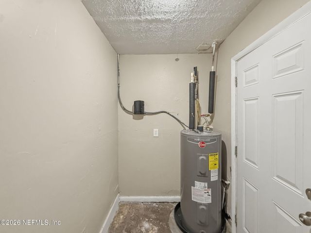 5233 DALLEN LEA Drive, Jacksonville, FL 32208