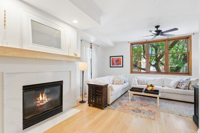 1958 N Bissell Street, Chicago, IL 60614