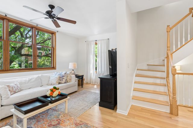 1958 N Bissell Street, Chicago, IL 60614