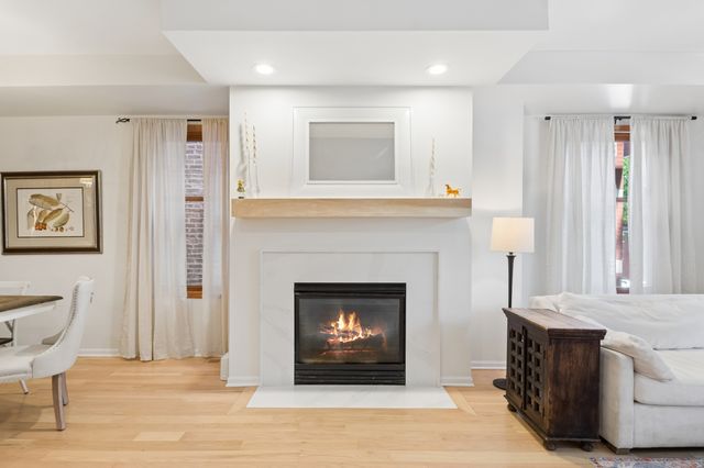 1958 N Bissell Street, Chicago, IL 60614