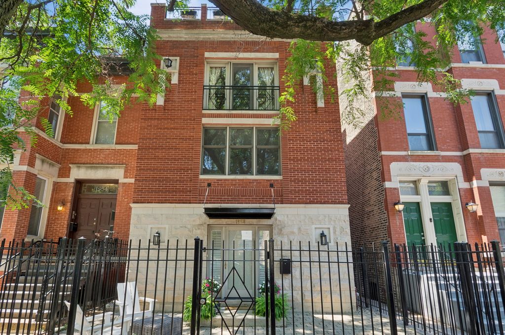 1958 N Bissell Street, Chicago, IL 60614