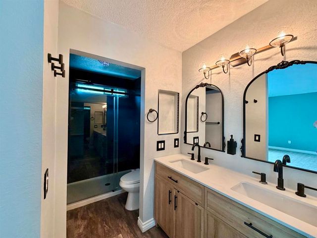 2307 Fair Oak Court, Escondido, CA 92026