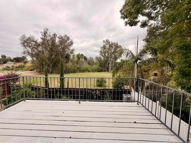 2307 Fair Oak Court, Escondido, CA 92026