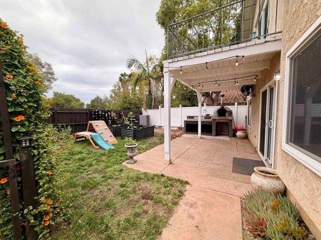 2307 Fair Oak Court, Escondido, CA 92026