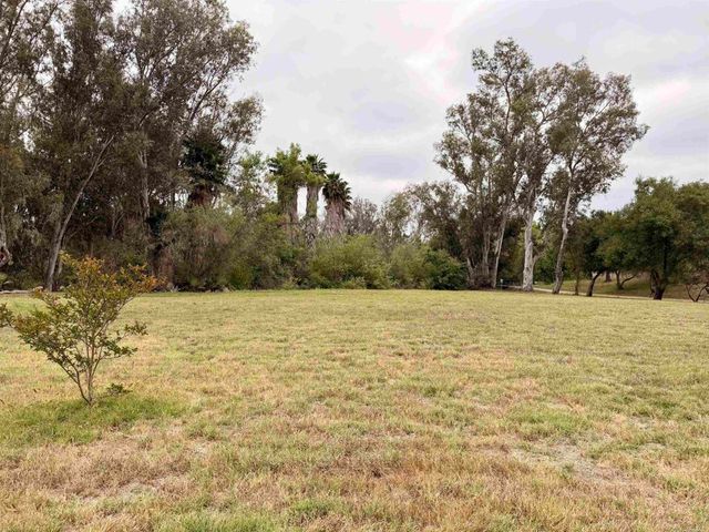 2307 Fair Oak Court, Escondido, CA 92026