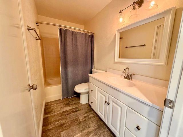 2307 Fair Oak Court, Escondido, CA 92026