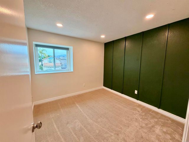 2307 Fair Oak Court, Escondido, CA 92026