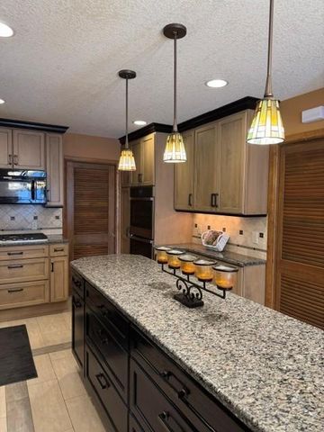 1665 5th Street NW, New Brighton, MN 55112