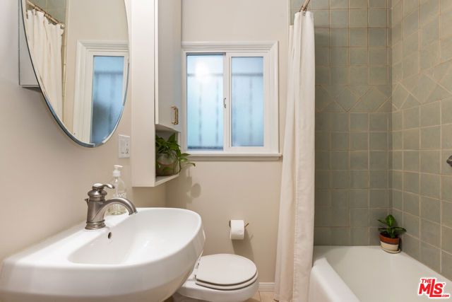 4069 Murietta Avenue, Sherman Oaks, CA 91423