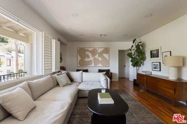 4069 Murietta Avenue, Sherman Oaks, CA 91423