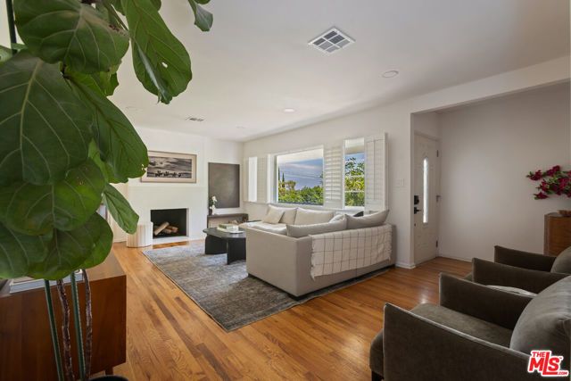 4069 Murietta Avenue, Sherman Oaks, CA 91423