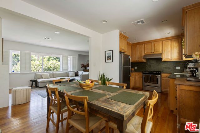 4069 Murietta Avenue, Sherman Oaks, CA 91423