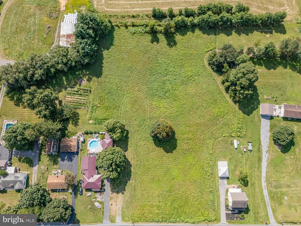 PINE RD, Carlisle, PA 17015