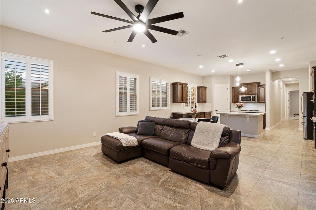 Image 7 of property listing at 32116 N 127TH Drive, Peoria, AZ 85383