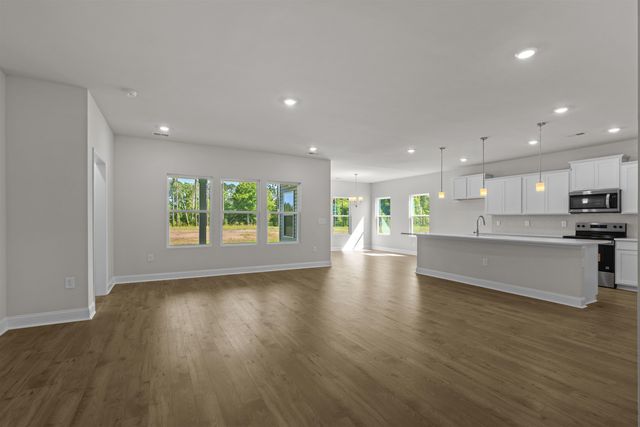 160 Furnies Place, Loris, SC 29569
