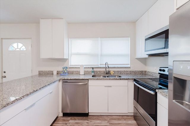 7800 WASHINGTON STREET, Port Richey, FL 34668