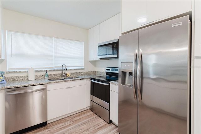 7800 WASHINGTON STREET, Port Richey, FL 34668