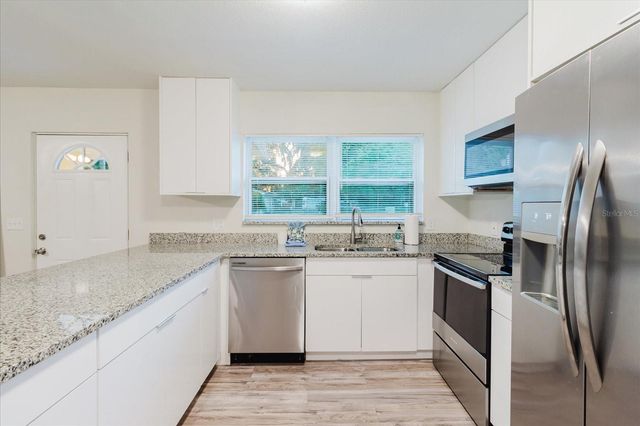 7800 WASHINGTON STREET, Port Richey, FL 34668