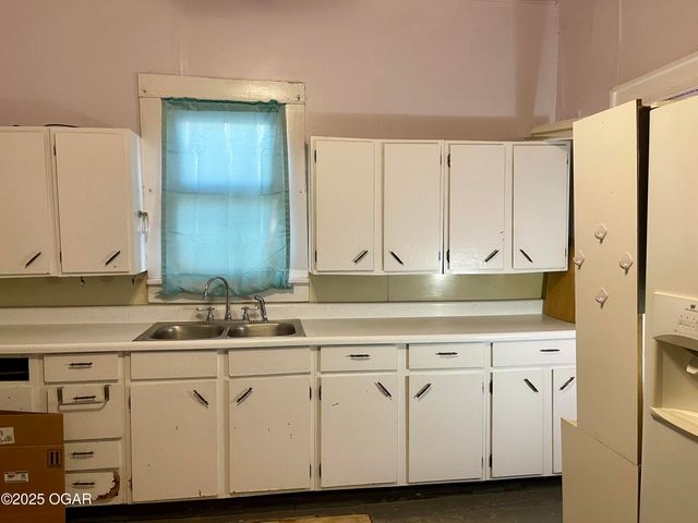 308 S 2nd Street, Sarcoxie, MO 64862