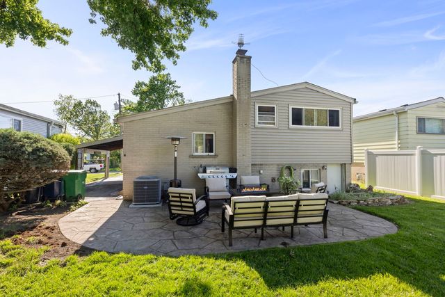 65 N Glenview Avenue, Lombard, IL 60148