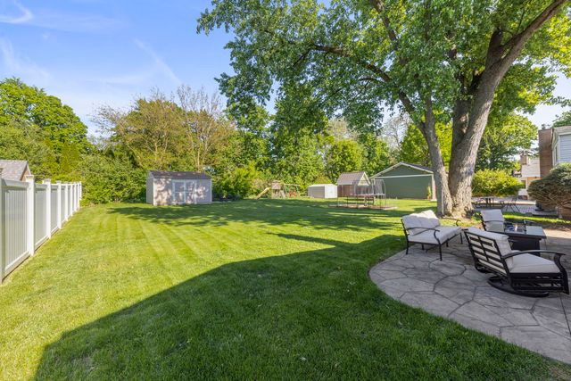 65 N Glenview Avenue, Lombard, IL 60148