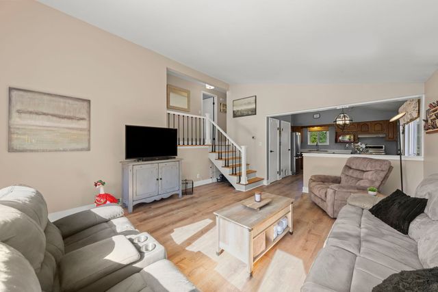 65 N Glenview Avenue, Lombard, IL 60148