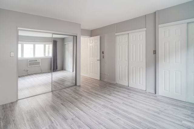 10316 S Pulaski Road 203, Oak Lawn, IL 60453